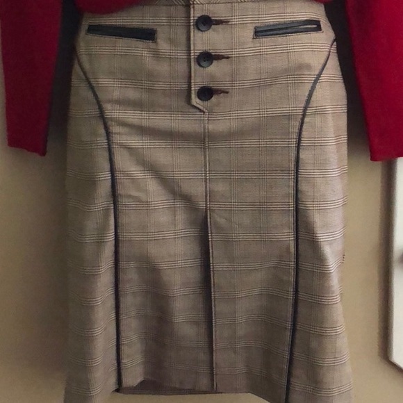 bebe Dresses & Skirts - BEBE skirt with faux leather piping EUC